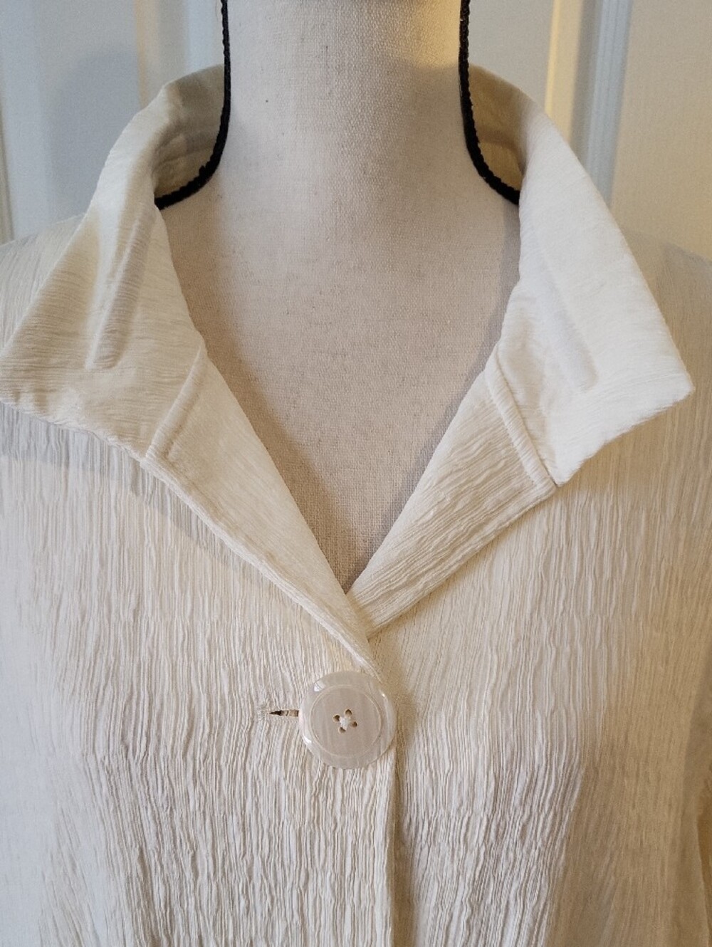 Multiples Cream Button-Down Textured Collared Top - Picture 2 of 7